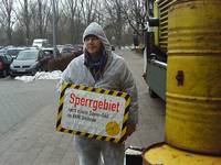 Foto: Tobias Darge, Pressekontakt der Regionalkonferenz "AKW Grohnde abschalten!", warnt am Donnerstag in Hannover bei den rot-grünen Koalitionsverhandlungen (in den Räumen des Landessportbundes) vor dem Super-GAU im AKW Grohnde bei Hameln